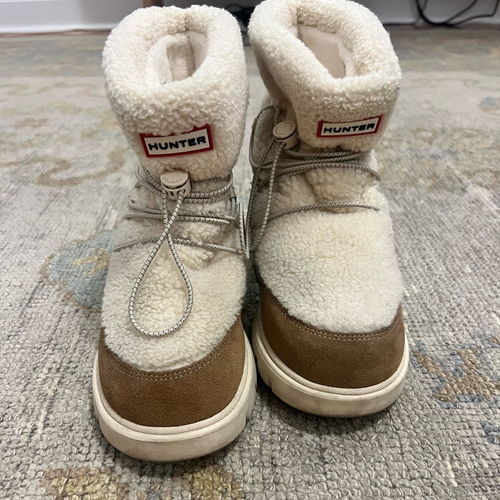 Hunter Kids' Cozy Cream and Brown Boots